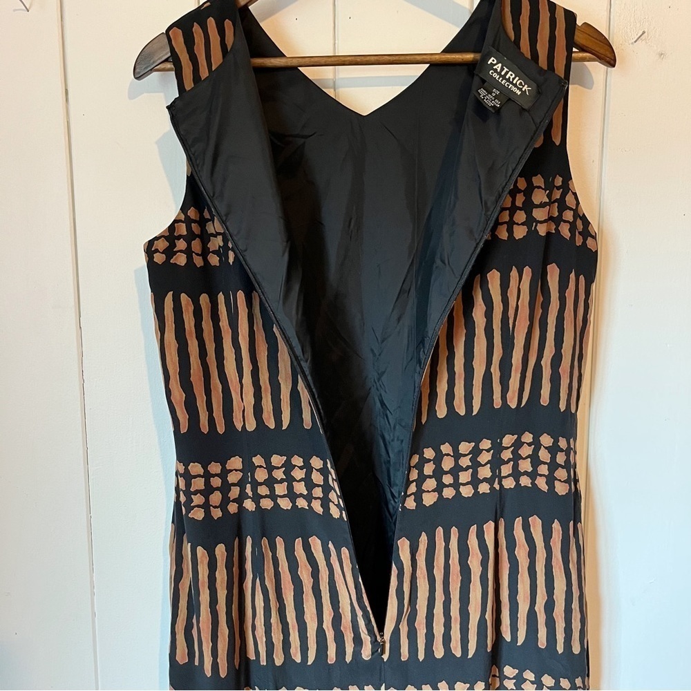Patrick Collection Black and Rust Patterned Maxi Dress. Size 10. - Picture 7 of 10